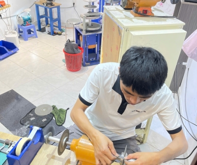 Tông đơ hú to, cắt giật – Nguyên nhân và cách xử lý đúng chuẩn kỹ thuật